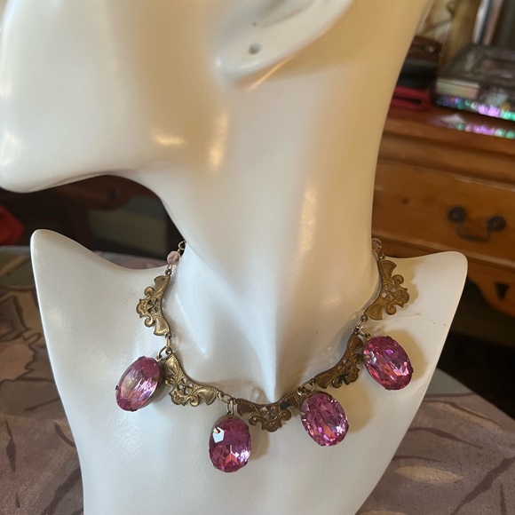 Vintage Necklace in Old Gold Filigree w/ Large Pink Prong Set Stones - Picture 4 of 4
